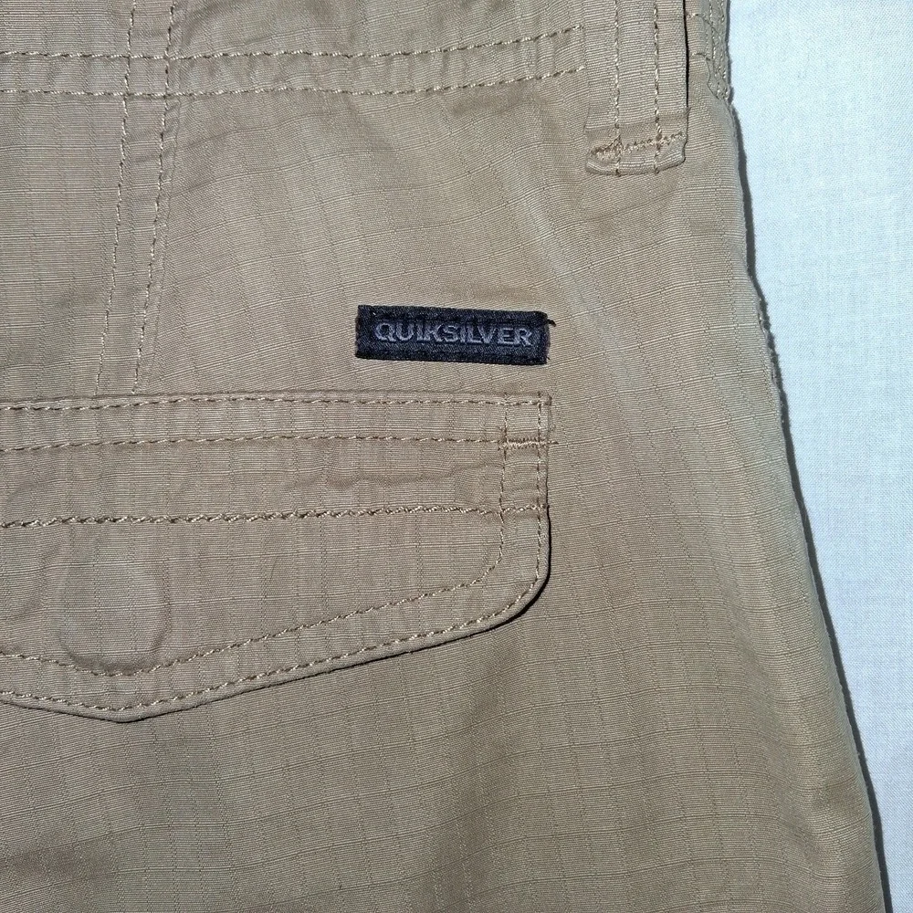 Quiksilver Men's Cargo Shorts Size 33 / 11 Casual Outdoors Moisture Wicking‎